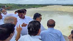 ತುಂಗಭದ್ರಾ ಜಲಾಶಯ 19ನೇ ಗೇಟ್ ದುರಸ್ತಿಗೆ ಕ್ರಮ, ರೈತರ ಒಂದು ಬೆಳೆಗೆ ನೀರು ಉಳಿಸಬೇಕೆಂದು ತೀರ್ಮಾನ: ಡಿಕೆ ಶಿವಕುಮಾರ್